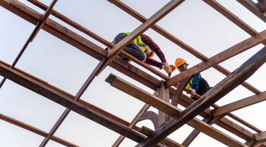 Professional gutter cleaning services in Downey, CA